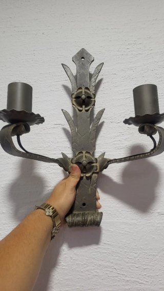 Aplique de forja estilo rústico