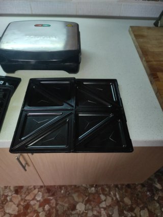 Sandwichera Taurus con placas intercambiables