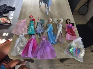 Muñecas Disney con Elsa y caballo de hielo
