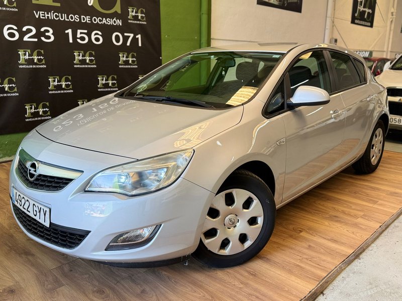 Opel Astra 2011