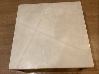Mesa de centro mármol y acero pulido