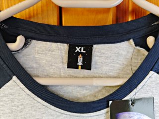 CAMISETA NASA CON ETIQUETA