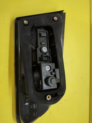 PILOTO TRASERO DERECHO SEAT IBIZA 6L PORTON OSCURO