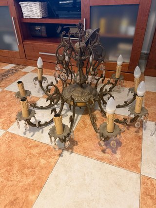 Lámpara de bronce antigua con lágrimas de cristal
