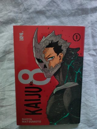 Lotto Kaiju No. 8 + Celebration Edition sigillata