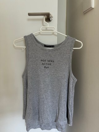 Camiseta de tirantes Bershka gris metalizado