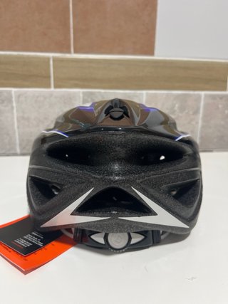 Casco de bicicleta blanco, azul y negro