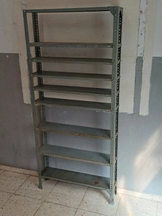 Estantería metálica