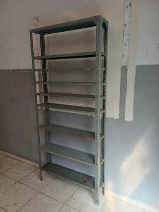 Estantería metálica