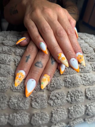 Uñas, manicura y pedicura