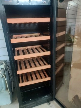 Vinoteca expositora refrigerada