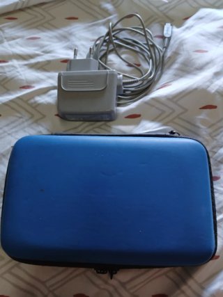 Nintendo DSi XL Amarilla + Accesorios