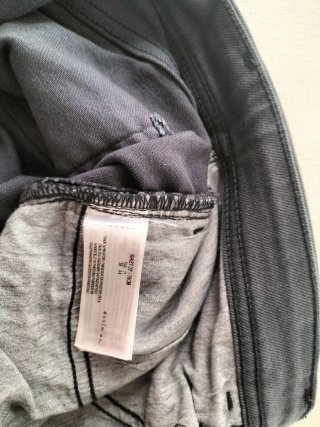Bermudas grises
