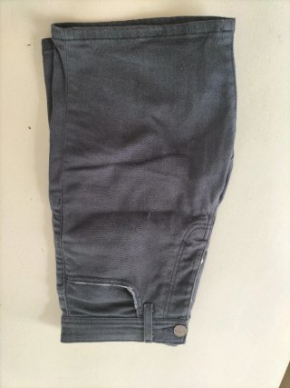 Bermudas grises