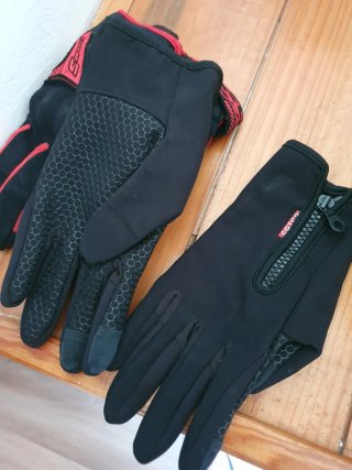 Guantes de moto Sena negros y rojos