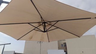 Sombrilla de jardín beige y gris