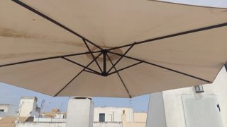 Sombrilla de jardín beige y gris