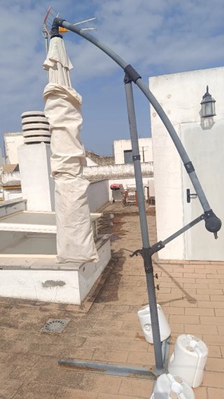 Sombrilla de jardín beige y gris