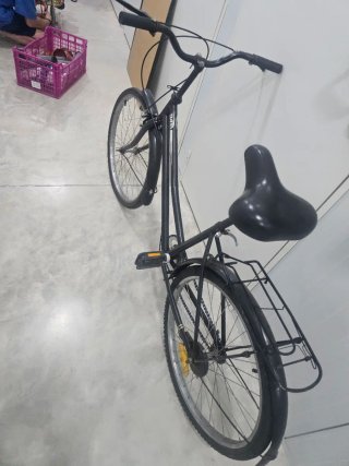 Bicicleta de paseo negra