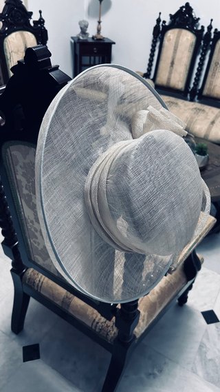 Sombrero de ceremonia JANVIER beige