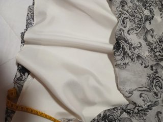 Vestido de fiesta estampado blanco y negro