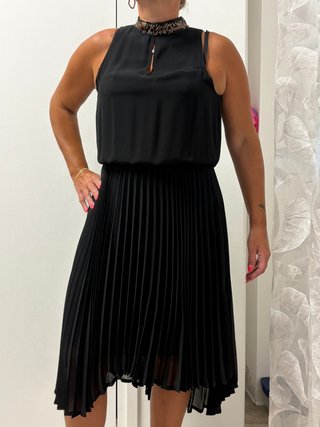 Abito Soallure nero con paillettes