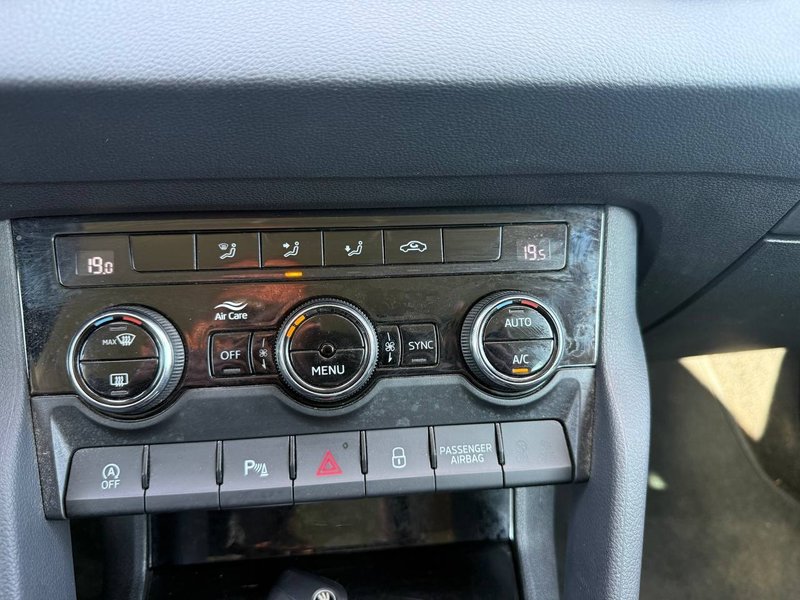 Škoda Karoq AMBITION 2.0 TDI DSG 4X4 Adblue 2023, foto 22