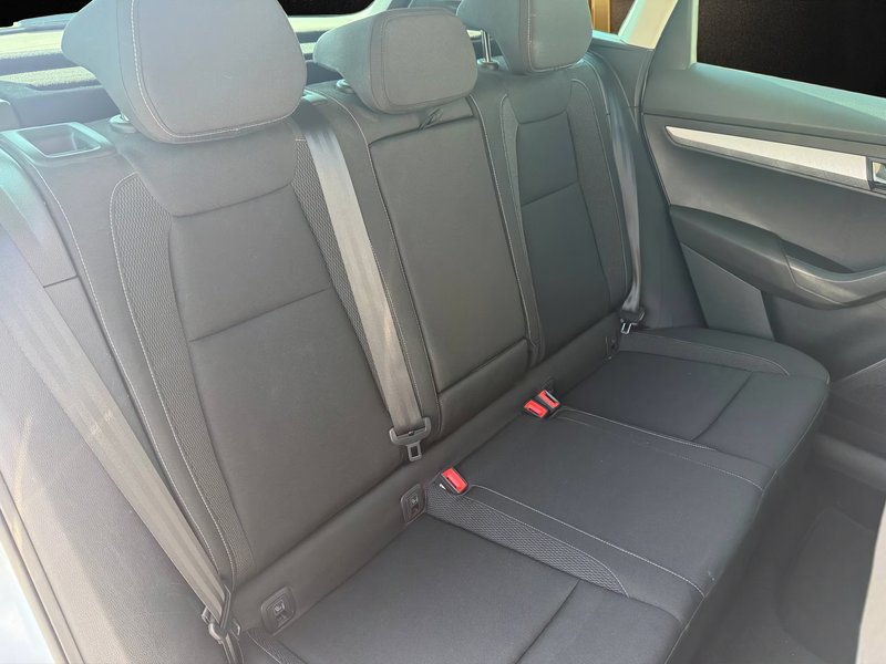 Škoda Karoq AMBITION 2.0 TDI DSG 4X4 Adblue 2023, foto 36