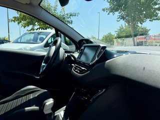 Peugeot 208 2014