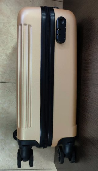 Nueva maleta de viaje cabina