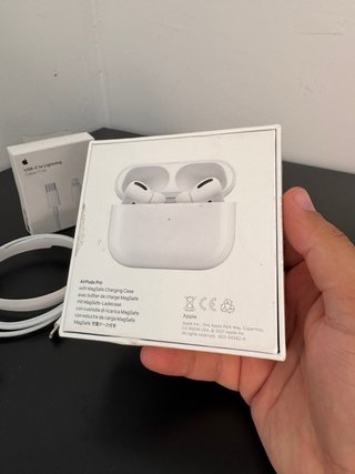 Apple AirPods Pro 1ª Gen + Cable USB-C