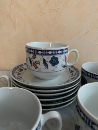 Juego de 6 tazas y platillos de porcelana