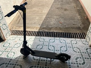Patinete eléctrico ruedas antipinchazos