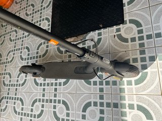 Patinete eléctrico ruedas antipinchazos