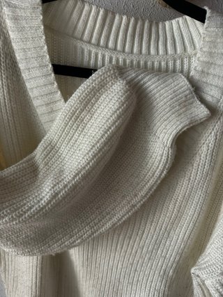 Jersey blanco cuello pico