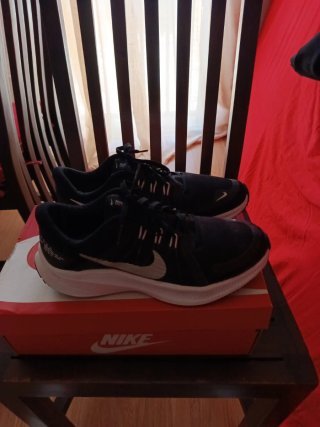 Zapatillas Nike Talla 40 Negras y Plateadas