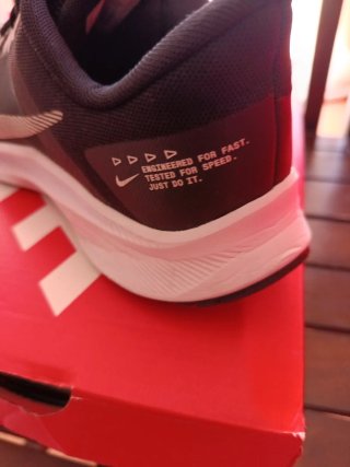 Zapatillas Nike Talla 40 Negras y Plateadas