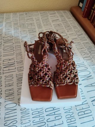 Sandalias CORINA marrones atadas