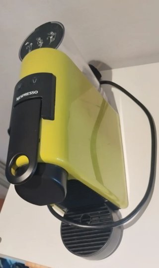 Cafetera Nespresso Essenza Mini DeLonghi
