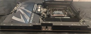 Ryzen 7 9850X3D + ASUS ROG Crosshair X870E Extreme
