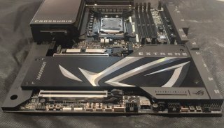 Ryzen 7 9850X3D + ASUS ROG Crosshair X870E Extreme