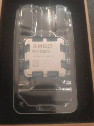 Ryzen 7 9850X3D + ASUS ROG Crosshair X870E Extreme