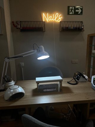 ALQUILER ESPACIO DE MANICURA Y PEDICURA