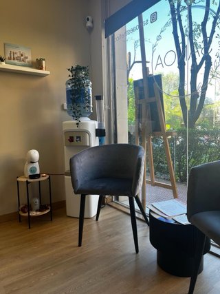 ALQUILER ESPACIO DE MANICURA Y PEDICURA