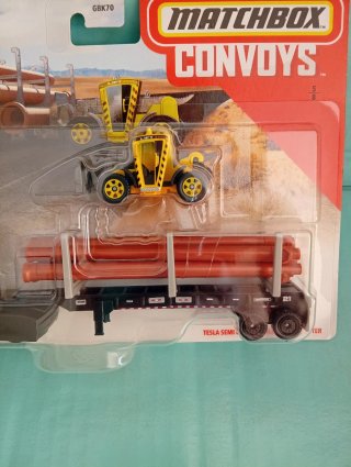 Matchbox Convoy Tesla Semi & Pipe Trailer