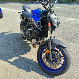 Yamaha MT-07 Azul y Negra