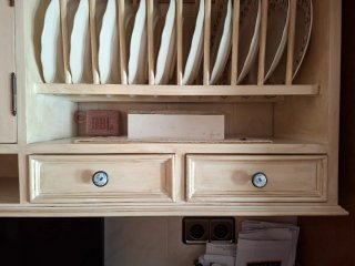 Mueble Platero Madera y Cristal Beige