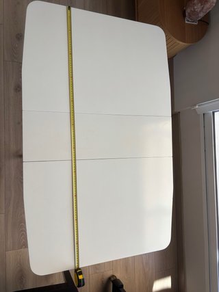 Mesa abatible blanca con ruedas