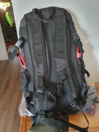 Mochila RUNFIT Negra y Roja