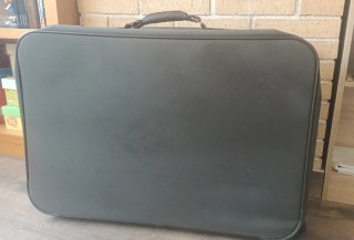 Maleta grande semirrígida con ruedas